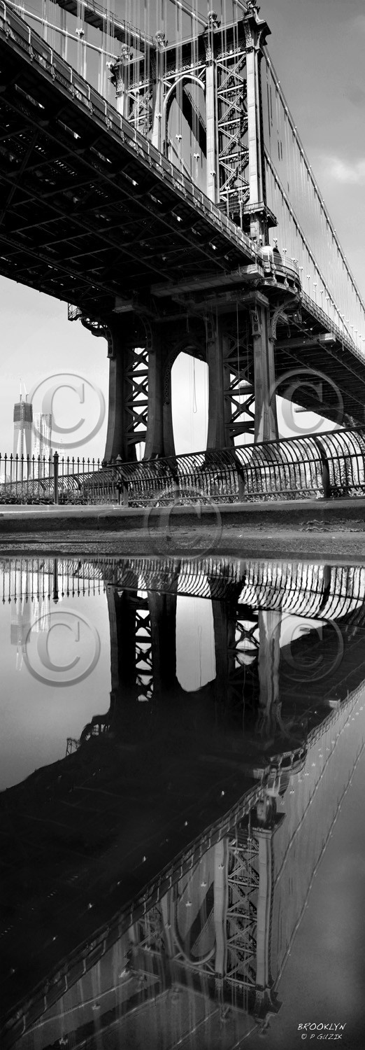 NEW YORK CITY   PONT DE MANHATTAN VERTICALNew York photo panoramique noir et blanc VERTICALFORMAT DISPONIBLE   33X95cm ( et 20X60cm en vente direct uniquement )pas de telechargement disponible.A chaque format correspond une éditions limitée spécifique .© collection P GUZIKA titre indicatif suivant la finition, tarif encadré vente direct:150 x 52 cm 180€ non disponible33   x 95 cm   99€20   x 60 cm   39€disponible en  30 X10 cm  sur stand en vente directDISPONIBLE SUIVANT STOCK -  CRÉATION JOURNALIERE  -