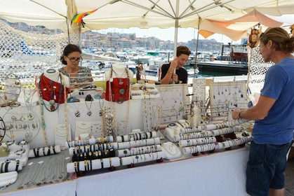 Marché à Marseille sur le vieux port
