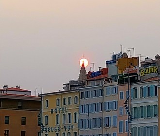 Fumées du Canada sur Marseille