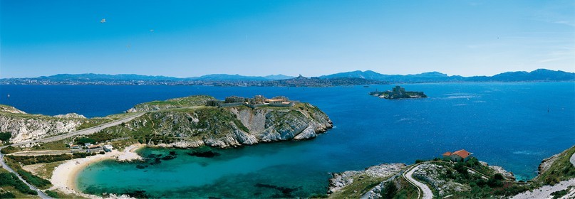 ILES DU FRIOUL PLAGE DE SAINT ESTEVE MARSEILLE COULEURFORMAT 33 x 95cmTarif  sur stand et marché  25€BON PLAN LIMITED   10€CE SAMEDI 8 AVRIL SUR LE MARCHE DE LA CANEBIERE- 50%   SUR UNE SELECTION DE POSTER FORMAT  EN  33X95cm(offre non valable sur les encadrés et les sur mesure)