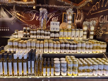 Marche de noel de Marseille 2023   2024