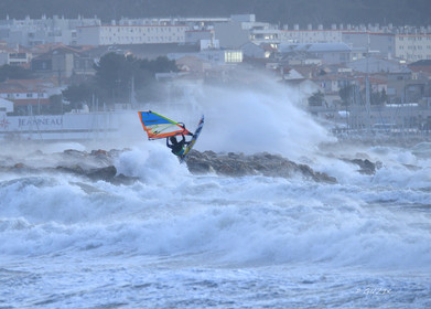 TEMPETE ZEUS MARSEILLE ,PLAGE DU PRADO,WINDSURF, PLANCHE À  VOILE