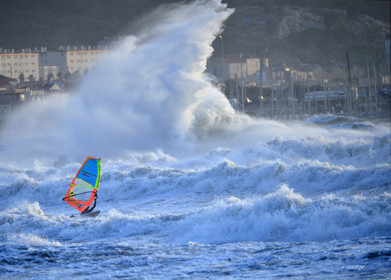 TEMPETE ZEUS MARSEILLE ,PLAGE DU PRADO,WINDSURF, PLANCHE À  VOILE