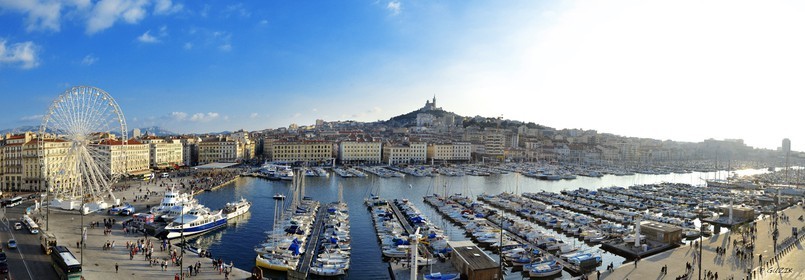 LE VIEUX PORT DE MARSEILLE  AUTRE LUMIERE  PRINTEMPS ETE AVEC LA ROUE Marseille Provence photo panoramique couleurFORMAT DISPONIBLE  150X52cm  33X95cm ( et 20X60cm en vente direct uniquement ) XXL 200X100pas de telechargement disponible.A chaque format correspond une éditions limitée spécifique .© collection P GUZIKA titre indicatif suivant la finition, tarif encadré vente direct:150 x 52 cm 180€33   x 95 cm   99€20   x 60 cm   39€disponible en  30 X10 cm  sur stand en vente directDISPONIBLE SUIVANT STOCK -  CRÉATION JOURNALIERE  -
