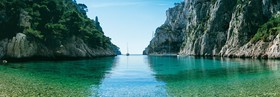 CALANQUE EN VAU LE FIORDCalanques Provence MarseilleFORMAT DISPONIBLE  150X52cm  33X95cm ( et 20X60cm en vente direct uniquement )pas de telechargement disponible.A chaque format correspond une éditions limitée spécifique .© collection P GUZIKA titre indicatif suivant la finition, tarif encadré vente direct:150 x 52 cm 180€33   x 95 cm   99€20   x 60 cm   39€disponible en  30 X10 cm  sur stand en vente directDISPONIBLE SUIVANT STOCK -  CRÉATION JOURNALIERE  -