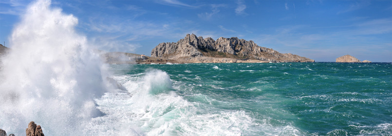 MISTRAL CHEMIN DES GOUDES 33X95cmCalanques Provence Marseille photo couleurFORMAT DISPONIBLE    33X95cm ( et 20X60cm en vente direct uniquement )pas de telechargement disponible.A chaque format correspond une éditions limitée spécifique .© collection P GUZIKDISPONIBLE SUIVANT STOCK -  CRÉATION JOURNALIERE  -