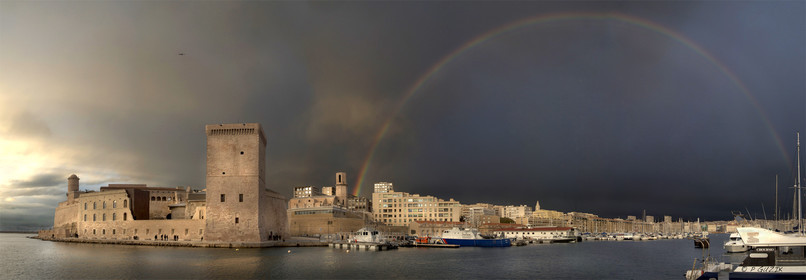 MARSEILLE ARC EN CIEL VIEUX PORT TOUR RENE plein format Marseille Provence photo panoramique couleurFORMAT DISPONIBLE  33X95cm ( et 20X60cm en vente direct uniquement )pas de telechargement disponible.A chaque format correspond une éditions limitée spécifique .© collection P GUZIKA titre indicatif suivant la finition, tarif encadré vente direct:150 x 52 cm 180€  NON DISPONIBLE33   x 95 cm   99€20   x 60 cm   39€disponible en  30 X10 cm  sur stand en vente directDISPONIBLE SUIVANT STOCK -  CRÉATION JOURNALIERE  -