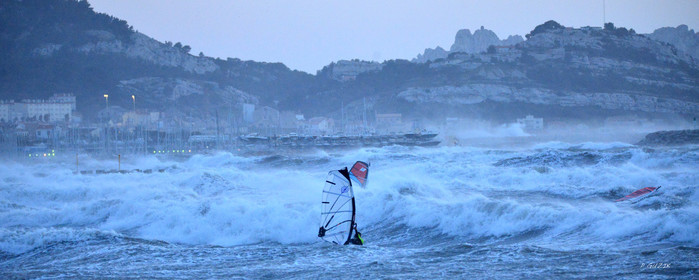 TEMPETE ZEUS MARSEILLE ,PLAGE DU PRADO,WINDSURF, PLANCHE À  VOILE