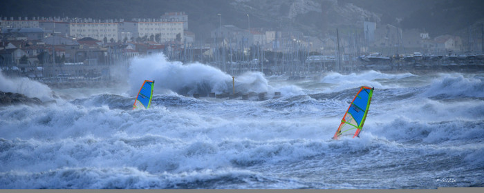 TEMPETE ZEUS MARSEILLE ,PLAGE DU PRADO,WINDSURF, PLANCHE À  VOILE