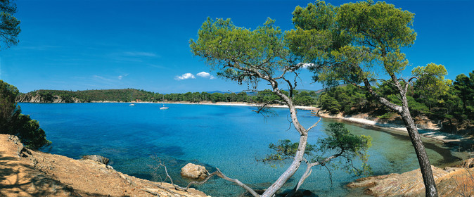 CALANQUE AU LAVANDOU 120X50CMCalanques Provence MarseilleFORMAT DISPONIBLE  120X52CMpas de telechargement disponible.A chaque format correspond une éditions limitée spécifique .© collection P GUZIKA titre indicatif suivant la finition, tarif encadré vente direct:DISPONIBLE SUIVANT STOCK -  CRÉATION JOURNALIERE  -