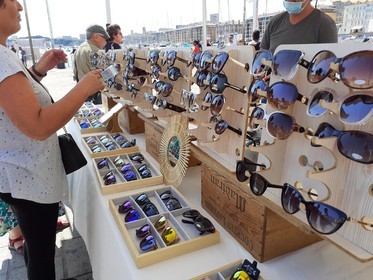 MARCHE D'ETE SUR LE VIEUX PORT