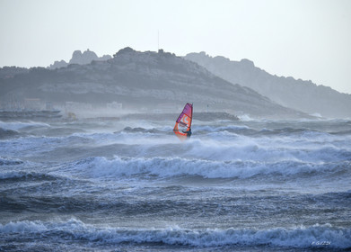 TEMPETE ZEUS MARSEILLE ,PLAGE DU PRADO,WINDSURF, PLANCHE À  VOILE