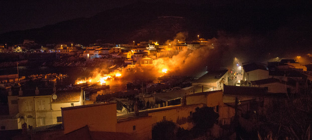 Plusieurs pannes  et bateaux en feu