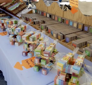 LE MARCHE D'ETE SUR LE VIEUX PORTE DE MARSEILLE