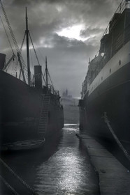 ref-1900036-plaque-contre-jour-entre-deux-bateaux-60x90taille 60x90   30x45cm