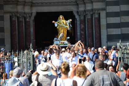 PROCESSION -sainte-marie.