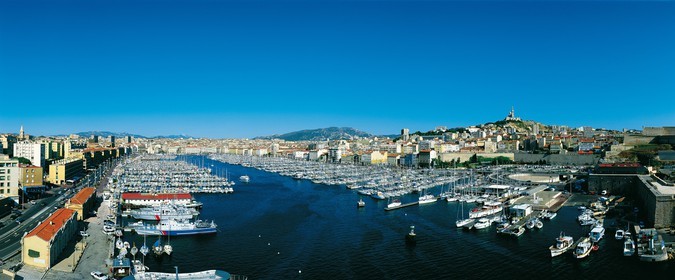 MARSEILLE VIEUX PORT BLEU MISTRAL tour rené  plein formatFORMAT 120 x 50 cm sur mesure format  du cabanonpas de telechargement disponible.A chaque format correspond une éditions limitée spécifique .© collection P GUZIKXXL 200X80A titre indicatif suivant la finifion, tarif encadré vente direct:120 x 50 cm    169 €DISPONIBLE SUIVANT STOCK -  CRÉATION JOURNALIERE  -