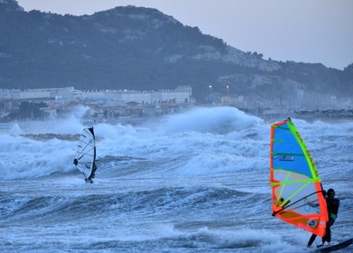 TEMPETE ZEUS MARSEILLE ,PLAGE DU PRADO,WINDSURF, PLANCHE À  VOILE